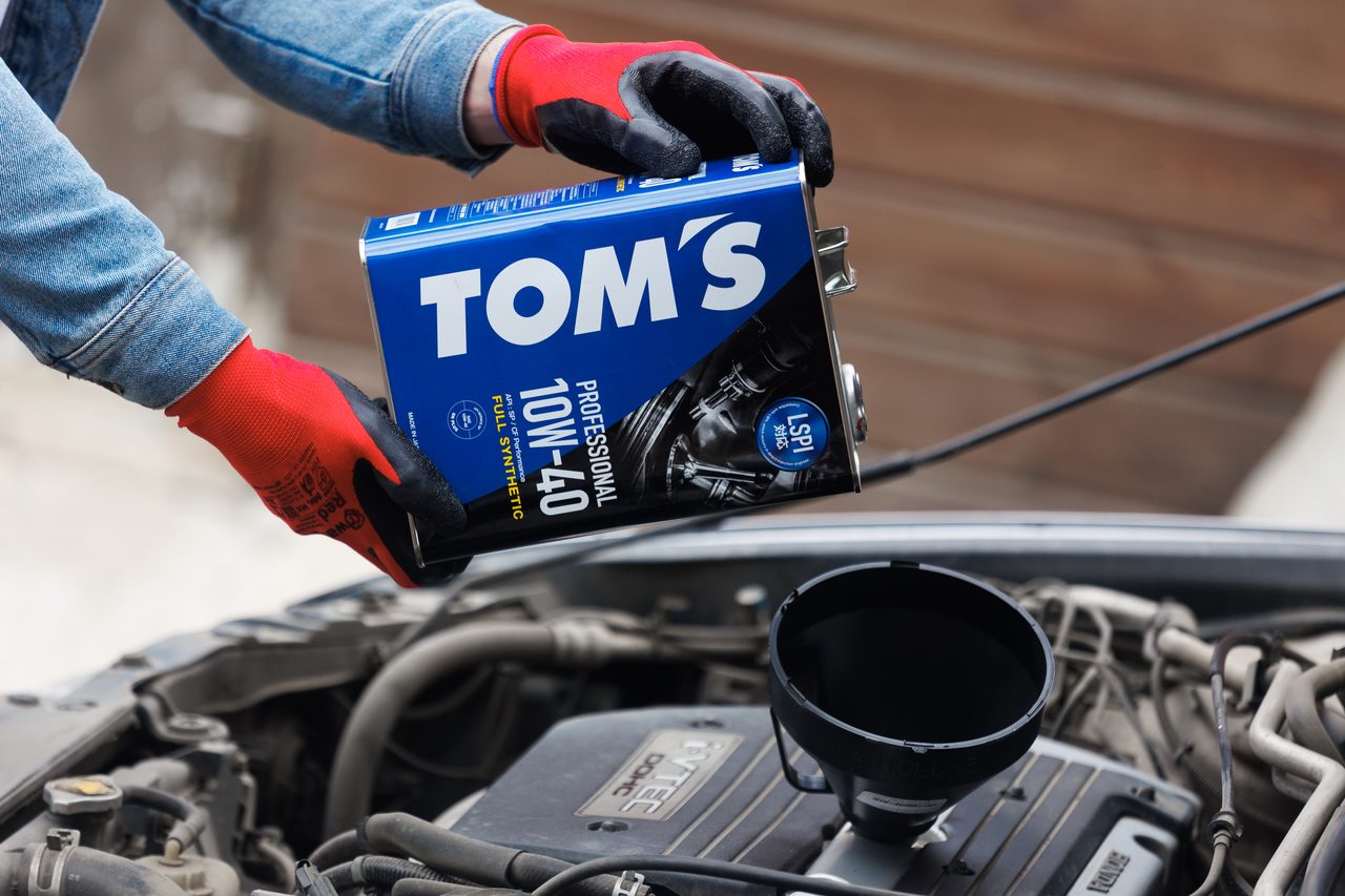 Дарим моторное масло TOM'S 1000 подписчику! - TOM'S Oil