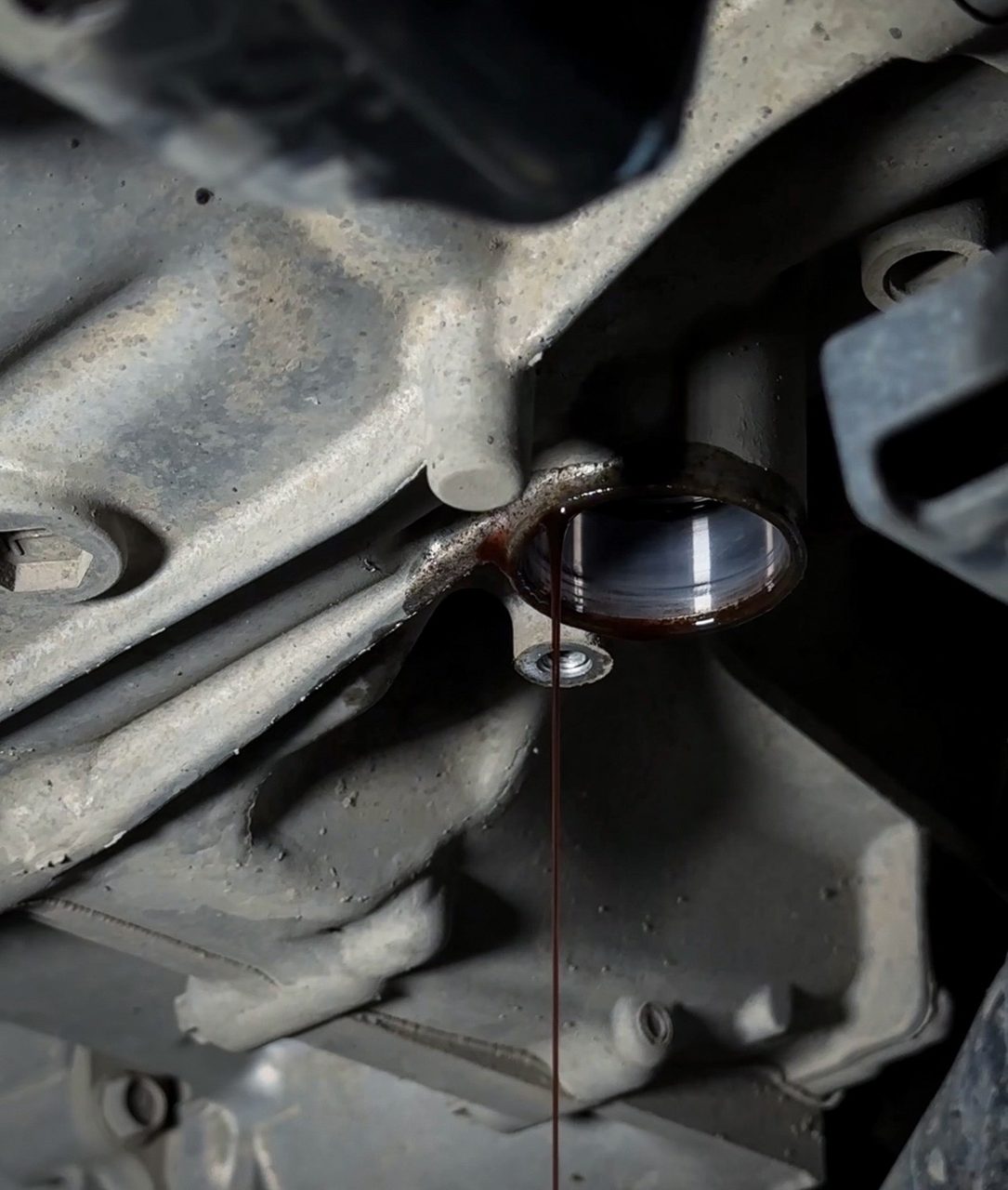 Как узнать, какое масло заливать в коробку передач: CVT или ATF? - TOM'S Oil